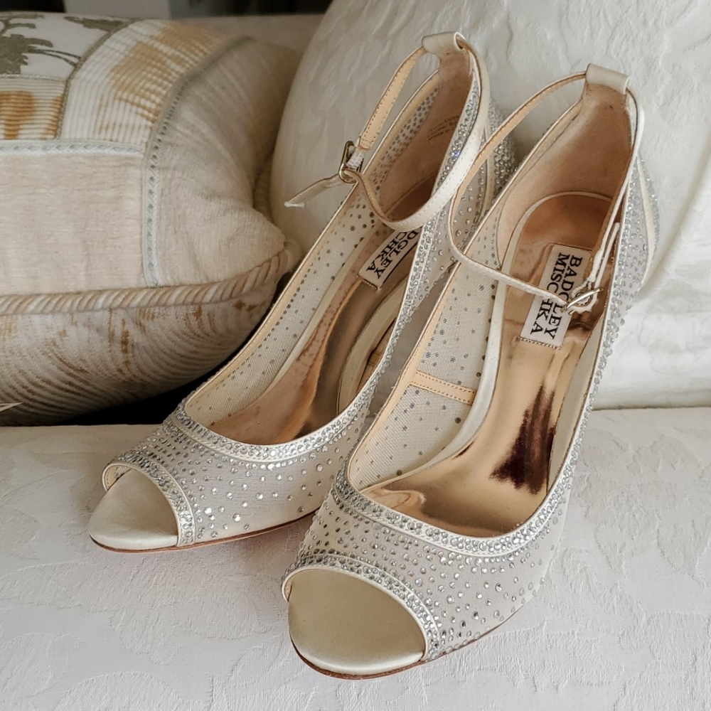 Badgley Mischka Wellington ankle strap heel 4 inch